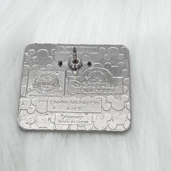 🔮‎ 5/$25 Disney Shanghai Disneyland Fantasyland Castle Pin - Picture 3 of 3